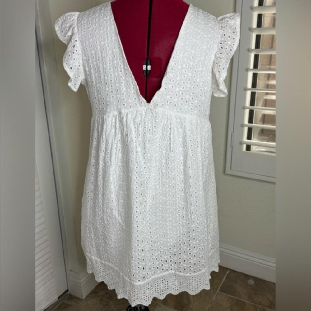 White Eyelet Dress w/ Inner Romper Shorts | Chic & Comfortable Size M